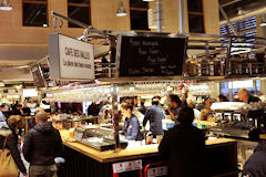 Bordeaux un café dans les Halles de Bacalan | Photo Bernard Tocheport