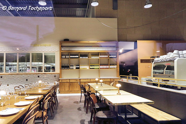 Bordeaux restaurant aux Halles de Bacalan | Photo Bernard Tocheport