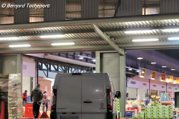 Entrée hall fruits et légumes Marché de Brienne à Bordeaux  | 33-bordeaux.com