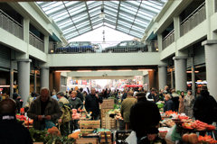 Activité du marché des Capucins à Bordeaux -  photo 33-bordeaux.com