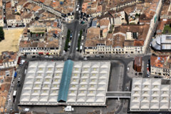 Photo aérienne du marché des Capucins à Bordeaux -  photo 33-bordeaux.com