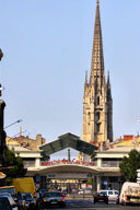 Marché des Capucins et flèche Saint Michel à Bordeaux |  photo 33-bordeaux.com