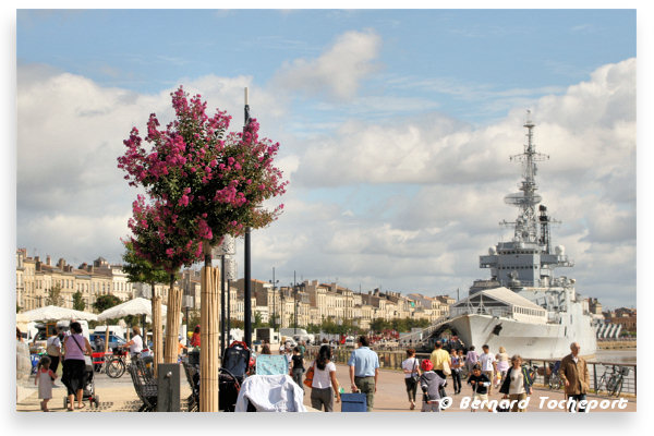 Croiseur COLBERT et marché des Chartrons à Bordeaux  | 33-bordeaux.com