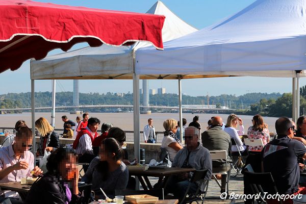 Marché des Chartrons et pont Chaban Delmas  | 33-bordeaux.com