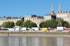 Marché des Chartrons vu depuis la Garonne  -  photo 33-bordeaux.com