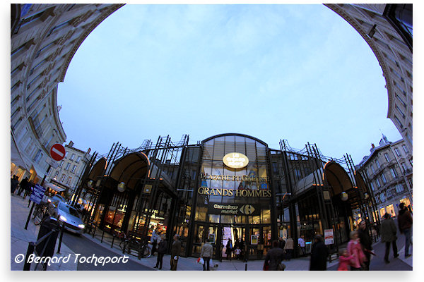 BORDEAUX la place des Grands Hommes et son marché | 33-bordeaux.com