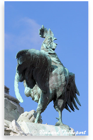 Le coq Gaulois de Debrie au centre du monument aux Girondins | Photo 33-bordeaux.com