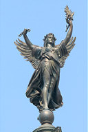 L'ange de la liberté au sommet de la colonne des Girondins | Photo 33-bordeaux.com