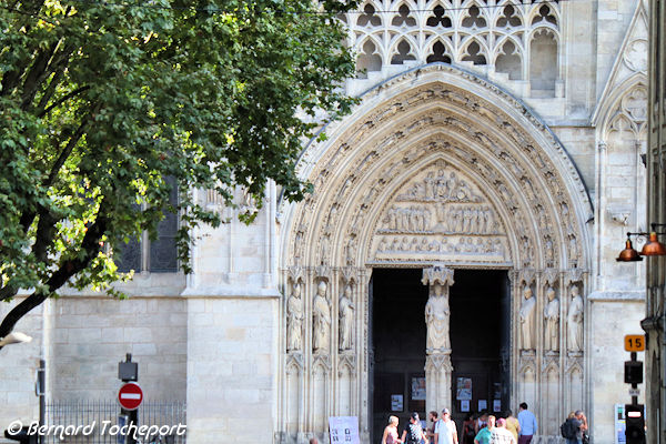 Portail de la Cathédrale de Bordeaux face à la rue Vital Carles | Photo Bernard Tocheport