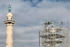 Colonnes rostrales le commerce et la navigation se retrouvent | photo Bernard Tocheport