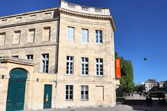 Muséum de Bordeaux entrée de la place Bardineau | Photo Bernard Tocheport