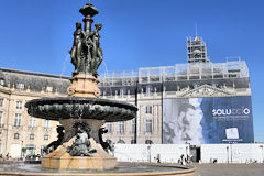 Bordeaux fontaine des 3 Grâces et bourse en travaux | Photo Bernard Tocheport