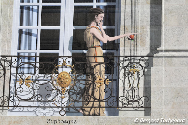 Bordeaux représentation d'Euphrosyne au balcon de la bourse | Photo Bernard Tocheport