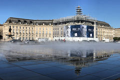 Bordeaux miroir d'eau et reflet de la bourse en travaux | Photo Bernard Tocheport