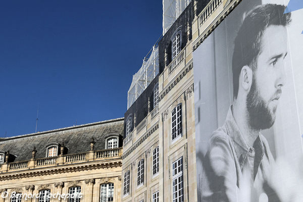 Bordeaux palais de la bourse avec trompe l'oeil et publicité | Photo Bernard Tocheport