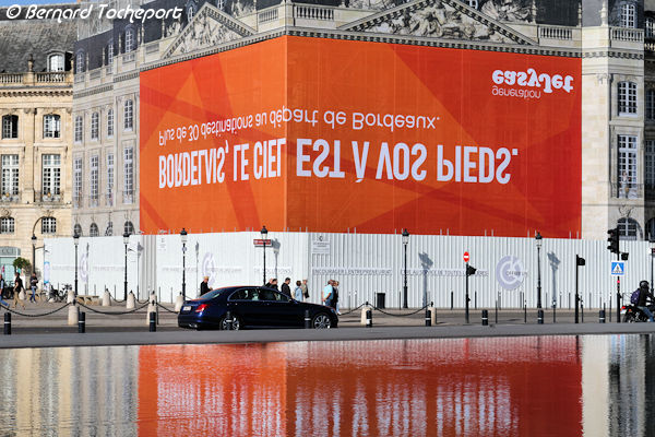 Bordeaux bourse publicité énigme et miroir crypté | Photo Bernard Tocheport