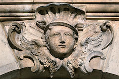 Bordeaux un des mascarons de la place de la bourse | Photo Bernard Tocheport