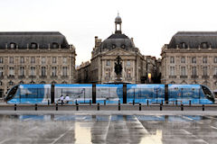 Tram décoré du Centenaire de l'aviation place de la bourse | Photo Bernard Tocheport