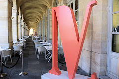 Bordeaux Le quatrième Mur restaurant arcades du Grand Théâtre  place de la comédie | Photo Bernard Tocheport