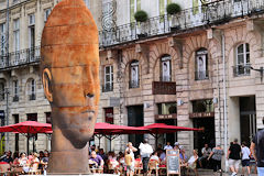 Sanna sculpture de Jaume Plensa place de la Comédie à Bordeaux | Photo Bernard Tocheport