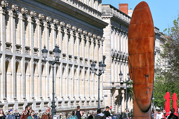 Bordeaux façade du Grand Théâtre et Sanna de Jeaume Plensa | Photo Bernard Tocheport