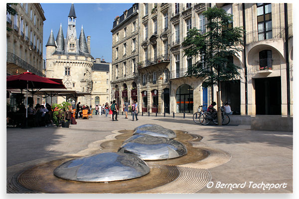 Bordeaux ambiance de la place du Palais | Photo Bernard Tocheport