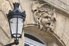 Bordeaux lampadaire et mascaron de la place Gambetta | Photo Bernard Tocheport