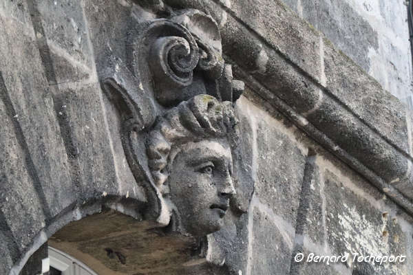 Bordeaux mascaron sombre de la place Gambetta | Photo Bernard Tocheport