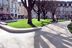 Bordeaux une des entrées du jardin de la place Gambetta | Photo Bernard Tocheport