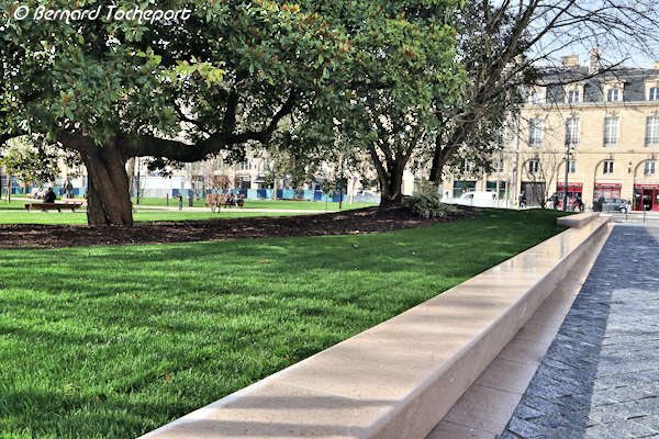 Bordeaux jardin verdoyant de la place Gambetta | Photo Bernard Tocheport