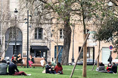 Ambiance conviviale jardin de la place Gambetta à Bordeaux | Photo Bernard Tocheport