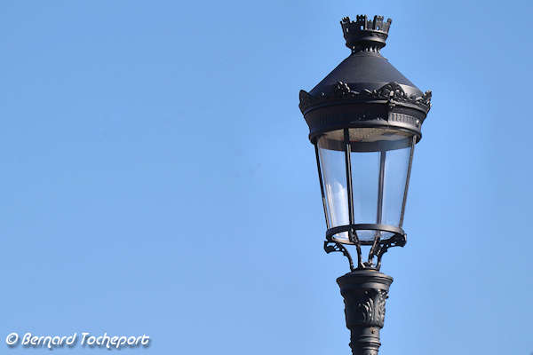 Bordeaux lampadaire classique éclairage à leds de la place Gambetta | Photo Bernard Tocheport