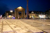 Bordeaux éclairage de la place de la Victoire et de ses pavés | Photo Bernard Tocheport