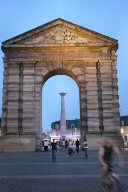 Bordeaux éclairage porte d'Aquitaine et place de la Victoire | Photo Bernard Tocheport