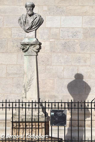 Bordeaux buste de Léo Drouyn et son ombre | Photo Bernard Tocheport 