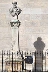 Bordeaux buste de Léo Drouyn et son ombre | Photo Bernard Tocheport 
