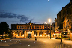 Bordeaux éclairage de la place Pey Berland et de la mairie | Photo 33-bordeaux.com 