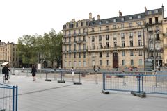 Bordeaux la place Pey Berland sans ses arbres | Photo Bernard Tocheport