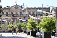 Place Pey Berland l'ombrière devant la mairie de Bordeaux | Photo Bernard Tocheport 