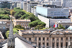 Bordeaux place Pey Berland le Palais Rohan frontière avec quartier Mériadeck  | Photo Bernard Tocheport 