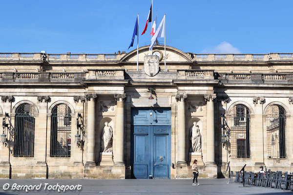 Bordeaux place Pey Berland façade du Palais Rohan | Photo Bernard Tocheport 