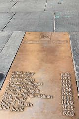 Plaque listant les maires de Bordeaux de 1904 à 2006 | Photo Bernard Tocheport 