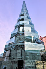 Reflets dans le sapin de verre bordelais | Photo Bernard Tocheport 