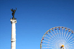 Bordeaux Foire aux plaisirs le nuit Place des Quinconces 