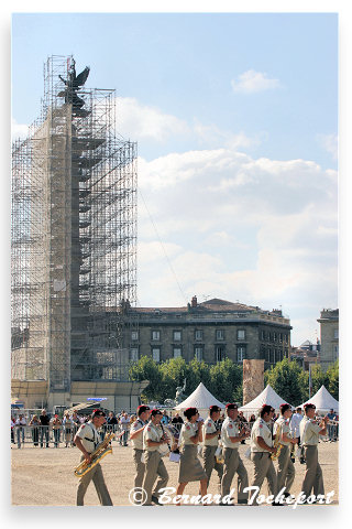 Défilé militaire Place des Quinconces | Photo 33-bordeaux.com