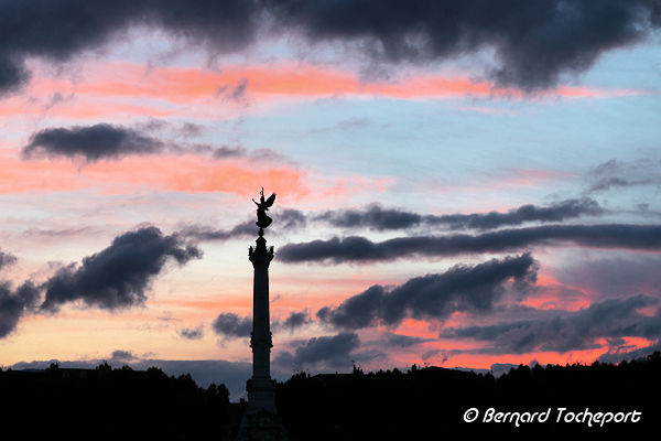 Coucher de soleil et nuages Place des Quinconces à Bordeaux | Photo Bernard Tocheport