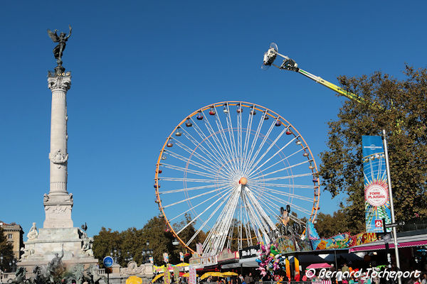 Bordeaux grande roue et manèges de la Foire aux Plaisirs Place des Quinconces | Photo Bernard Tocheport
