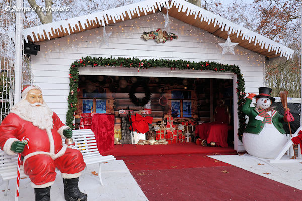 Bordeaux chalet du père Noël place des Quinconces | Photo Bernard Tocheport