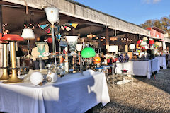 Bordeaux stands de la foire à la brocante place des Quinconces | Photo Bernard Tocheport