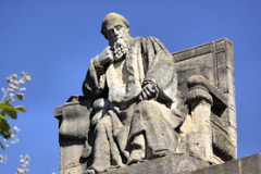 Place de la République : statue de Malesherbes -  photo 33-bordeaux.com
